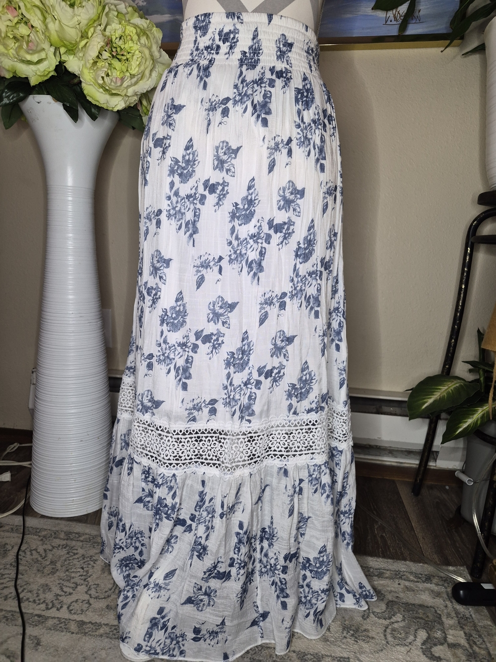 Igee Women's White & Blue Floral Print Maxi Toered Skirt - Picture 6 of 8